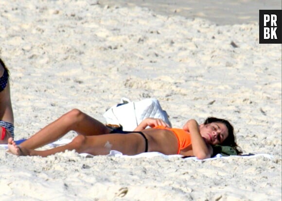 Martina Stoessel : l'héroïne de Violetta s'affiche sexy en bikini