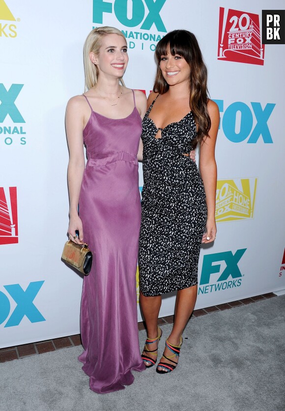 Lea Michele et Emma Roberts : les stars de Scream Queens complices, le 10 juillet 2015 à la soirée Fox à San Diego