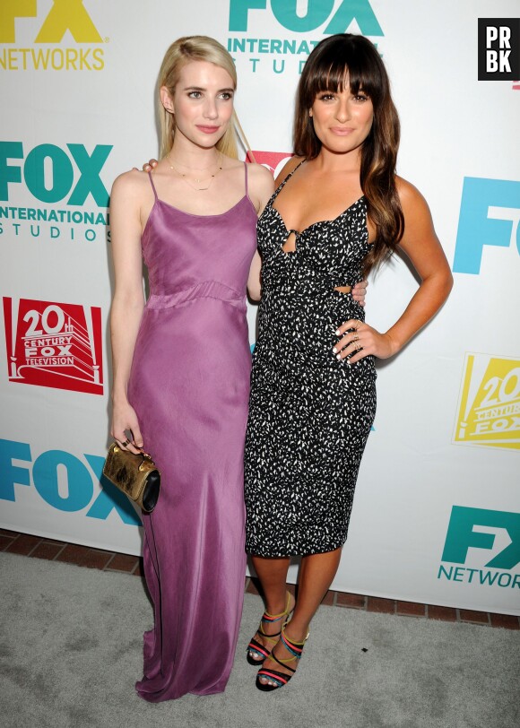 Lea Michele et Emma Roberts prennent la pose, le 10 juillet 2015 à la soirée Fox à San Diego