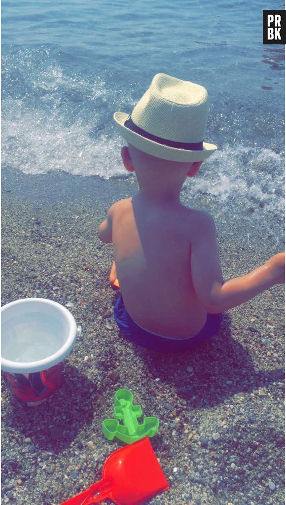 Amélie Neten : photo adorable de son fils Hugo pendant l'été 2015