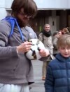 Cristiano Ronaldo surprend un jeune garçon dans les rues de Madrid
