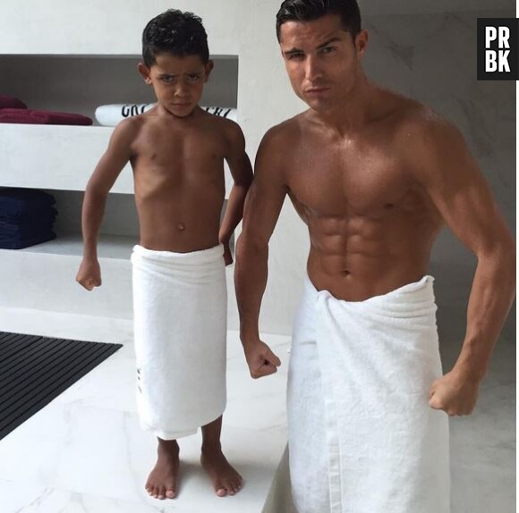 Cristiano Ronaldo : photo craquante et sexy avec son fils, sur Instagram, le 14 août 2015