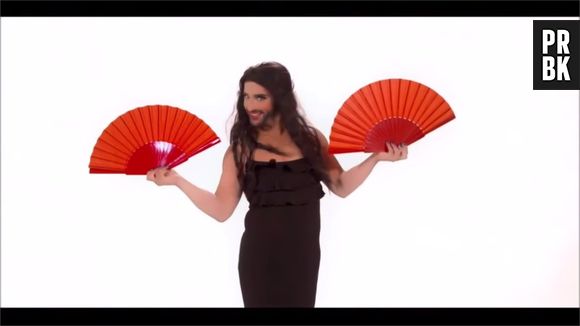 Florent Peyre déguisée en Conchita Wurst pour une parodie de Color Gitano de Kendji Girac diffusée dans l'émission "La Grande soirée des parodies" sur TF1