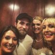 Robert Pattinson s'incruste sur des photos de mariage