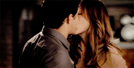 Scorpion saison 2, épisode 1 : Walter et Paige s'embrassent