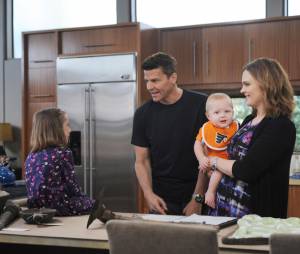 Bones saison 11, épisode 1 : Booth, Brennan et leurs enfants sur une photo