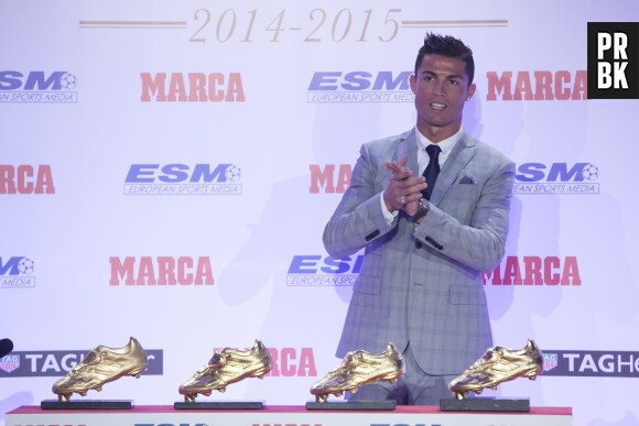 Cristiano Ronaldo reçoit son quatrième Soulier d'or, le 13 octobre 2015 à Madrid