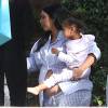Kim Kardashian arrive avec North à sa baby shower, le 25 octobre 2015