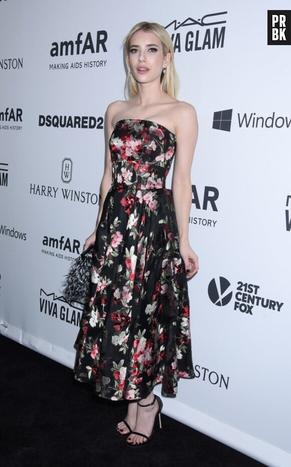 Emma Roberts à la soirée de gala organisée par l'AmfAR le 29 octobre 2015 à Los Angeles