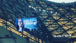 Soprano "extrêmement touché" par le "magnifique hommage" de l'OM à Sya Styles