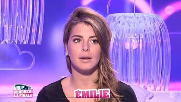 Mélanie (Secret Story 9) : "Émilie m'a dit qu'elle voulait quitter l'aventure"