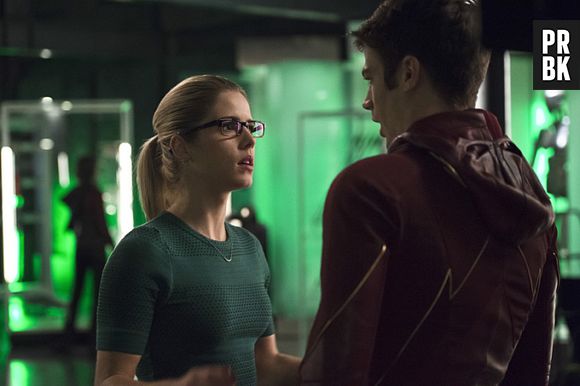 Arrow saison 4 et Flash saison 2 : nouvelles images du crossover avec Stephen Amell, Grant Gustin