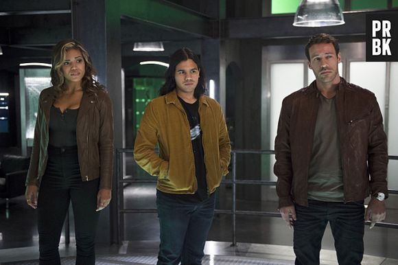 Arrow saison 4 et Flash saison 2 : nouvelles images du crossover avec Stephen Amell, Grant Gustin