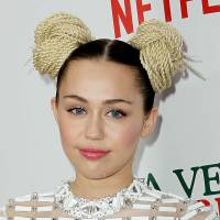 Miley Cyrus : coiffure improbable sur le tapis rouge à New York