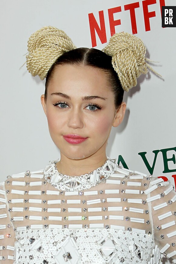 Miley Cyrus à l'avant-première du film "A very Murray Christmas" le 2 décembre 2016 à New York