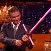 David Beckham : combat au sabre laser face à John Boyega, le nouveau héros de Star Wars