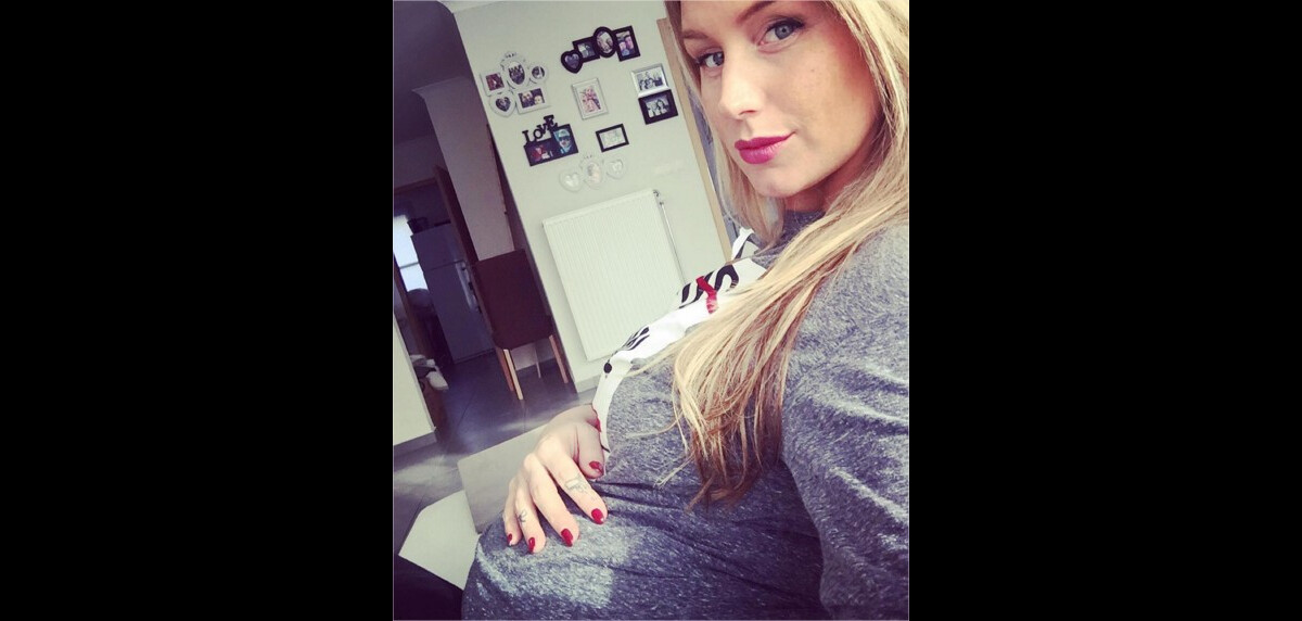 Photo Aurelie Van Daelen enceinte son bebe arrive PureBreak
