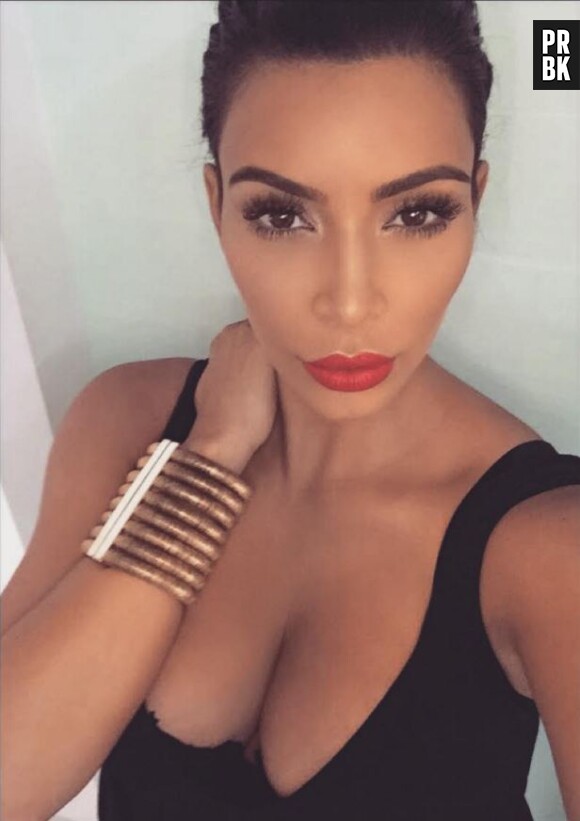 Kim Kardashian : une maman fière de ses formes sexy
