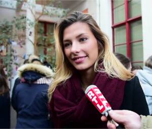 Camille Cerf : Miss France 2015 de retour à l'école le mardi 19 janvier 2016 à Lille
