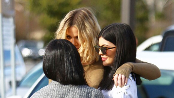 Kylie Jenner piégée : ses soeurs Khloe et Kourtney Kardashian lui jouent un tour