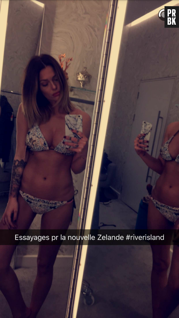Caroline Receveur sexy en bikini sur Snapchat