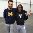 How To Get Away with Murder : Aja Noami King pose avec Jack Falahee sur le tournage