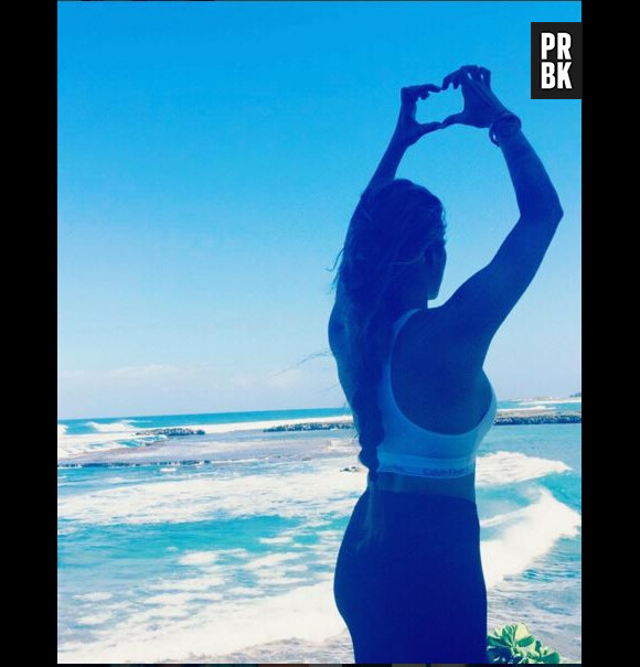 Anaîs Camizuli : séjour de rêve à Hawai pour l'ex candidate des Anges