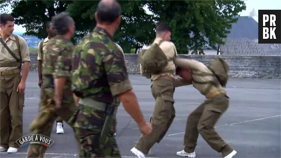 Adrien VS Giovanni (Garde à vous) : grosse bagarre sur M6