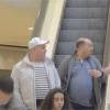 "Coup de foudre entre hommes en escalator"