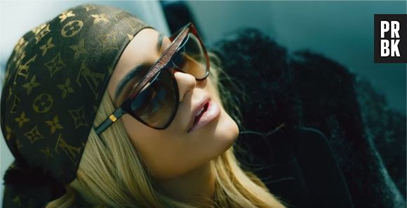 Kylie Jenner sexy dans son clip très sexy pour faire la promotion de ses gloss