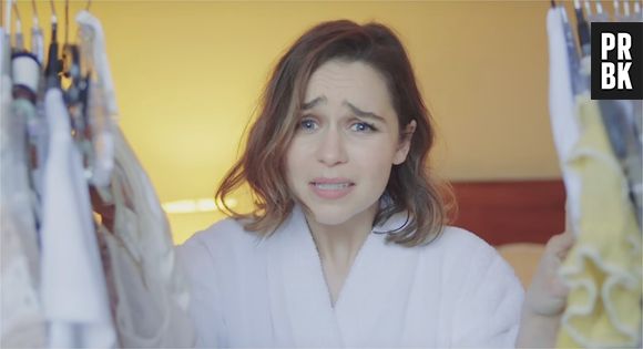 Emilia Clarke parodie Daenerys (Game of Thrones