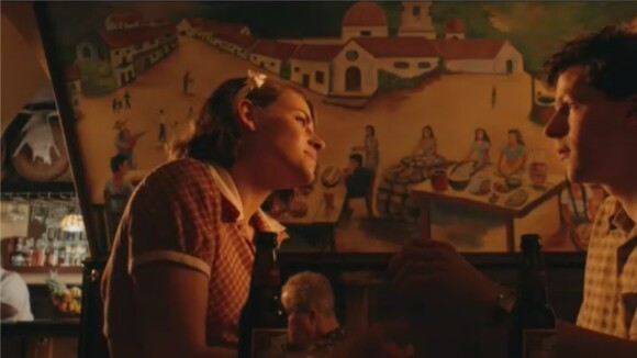 Kristen Stewart et Jesse Eisenberg amoureux dans la bande-annonce de Café Society