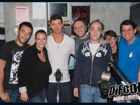 Mort De Momo De Skyrock L Hommage Des Supras Auteuil Devant La Radio Purebreak Fan du psg, aime l'animation des tribunes animateur radio, photo, vidéo et twitter skyrock instagram : mort de momo de skyrock l hommage des
