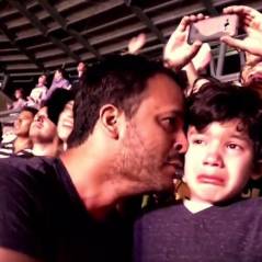 Un père et son fils autiste en larmes au concert de Coldplay, la vidéo bouleversante