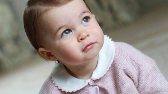 Princesse Charlotte : la petite soeur du Prince George craquante sur de nouvelles photos