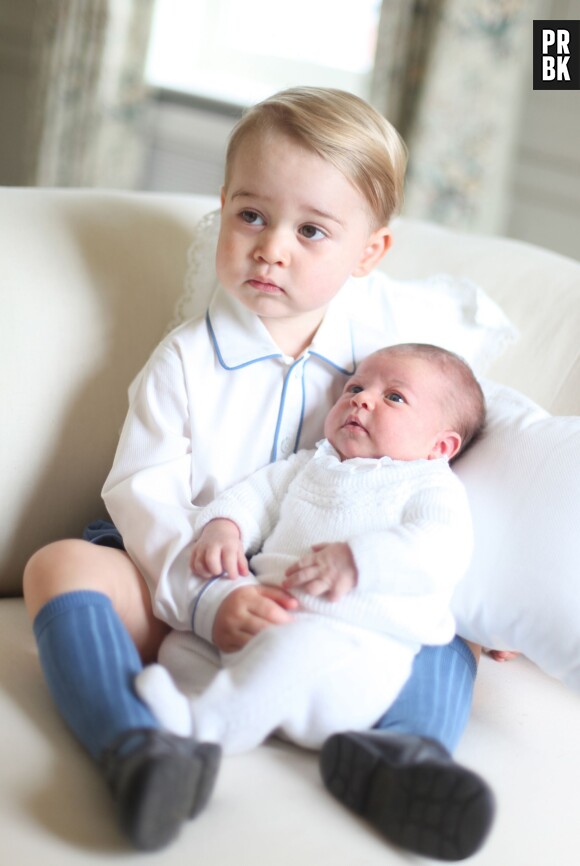Princesse Charlotte avec son grand frère George sur des photos dévoilées en juin 2015