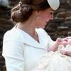 Princesse Charlotte et Kate Middleton lors de son baptême
