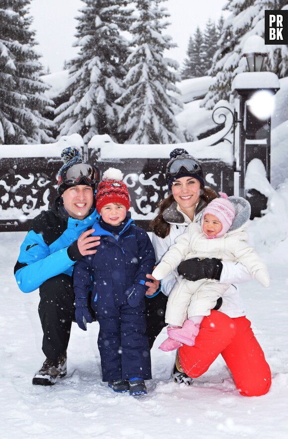 Princesse Charlotte, le Prince George, Kate Middleton et le Prince William lors de leurs vacances au ski en février 2016