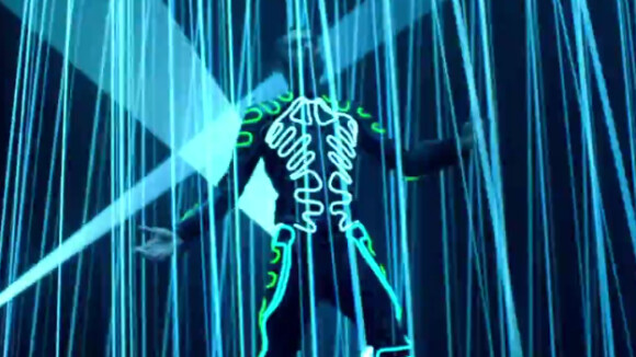 "Like I Would" : Zayn se la joue "Tron" dans un clip futuriste et badass