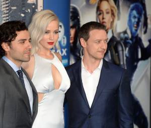 Jennifer Lawrence avec James McAvoy et Oscar Isaac à l'avant-première de X-Men Apocalypse à Londres en mai 2016