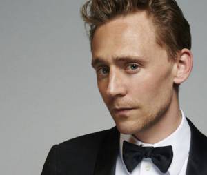 Tom Hiddleston sera-t-il le prochain James Bond ? Il en a déjà le costume.