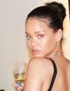 Rihanna sexy dans son maillot de bain noir le 1er juin 2016