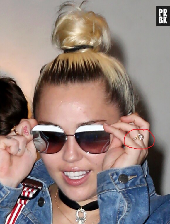 Miley Cyrus reporte sa bague de fiançailles depuis des semaines, et si elle s'était depuis mariée en secret ?