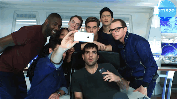 Un selfie des tous les acteurs de Star Trek Sans Limites