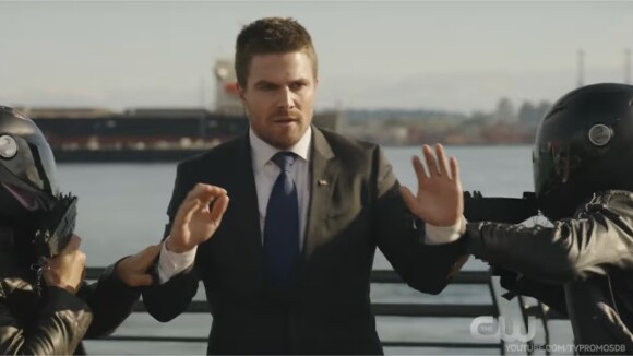 Arrow saison 5 : Oliver Queen kidnappé et torturé dans un teaser