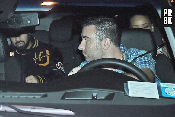 Rihanna et Drake toujours en couple ? En plus du nouveau bisou à Miami, ils ont passé une soirée en amoureux.