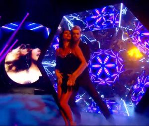 Karine Ferri (Danse avec les stars 7) danse sur un chacha avec Yann-Alrick Mortreuil