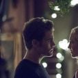 The Vampire Diaries saison 8, épisode 7 : Stefan (Paul Wesley) et Caroline (Candice Accola) sur une photo