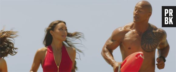 Baywatch : bande-annonce sexy et déjantée avec Dwayne Johnson et Zac Efron