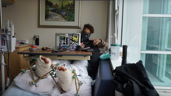Un youtubeur saute du 3e étage dans une piscine... et finit à l'hôpital ! Aïe !